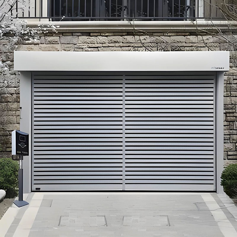 Insulated roller shutter